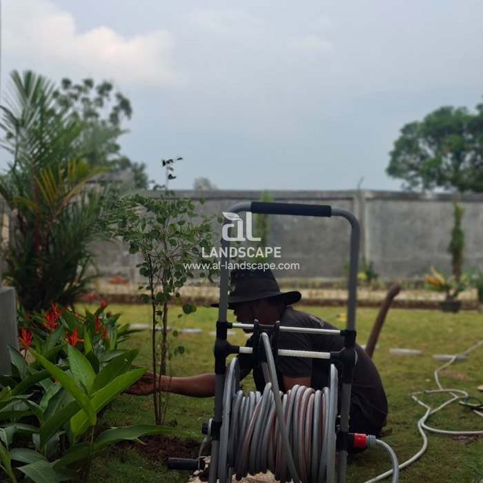 tukang taman jakarta timur